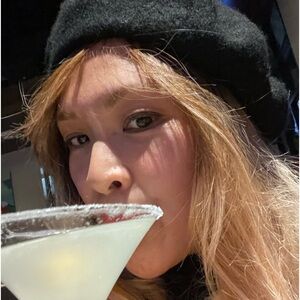 Meet your Posher, Mia